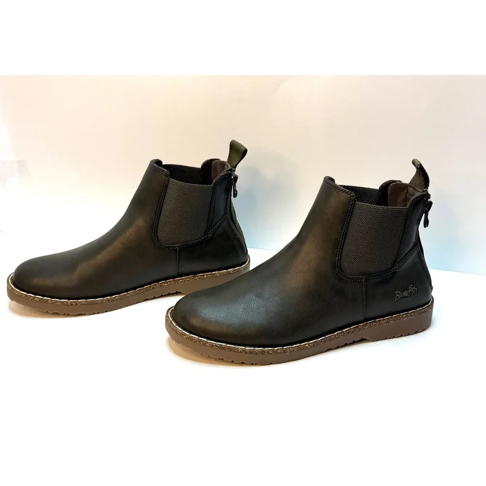 Blowfish Malibu Women's Chillin Chelsea Short Boots Olive Size 9M NWT/BOX